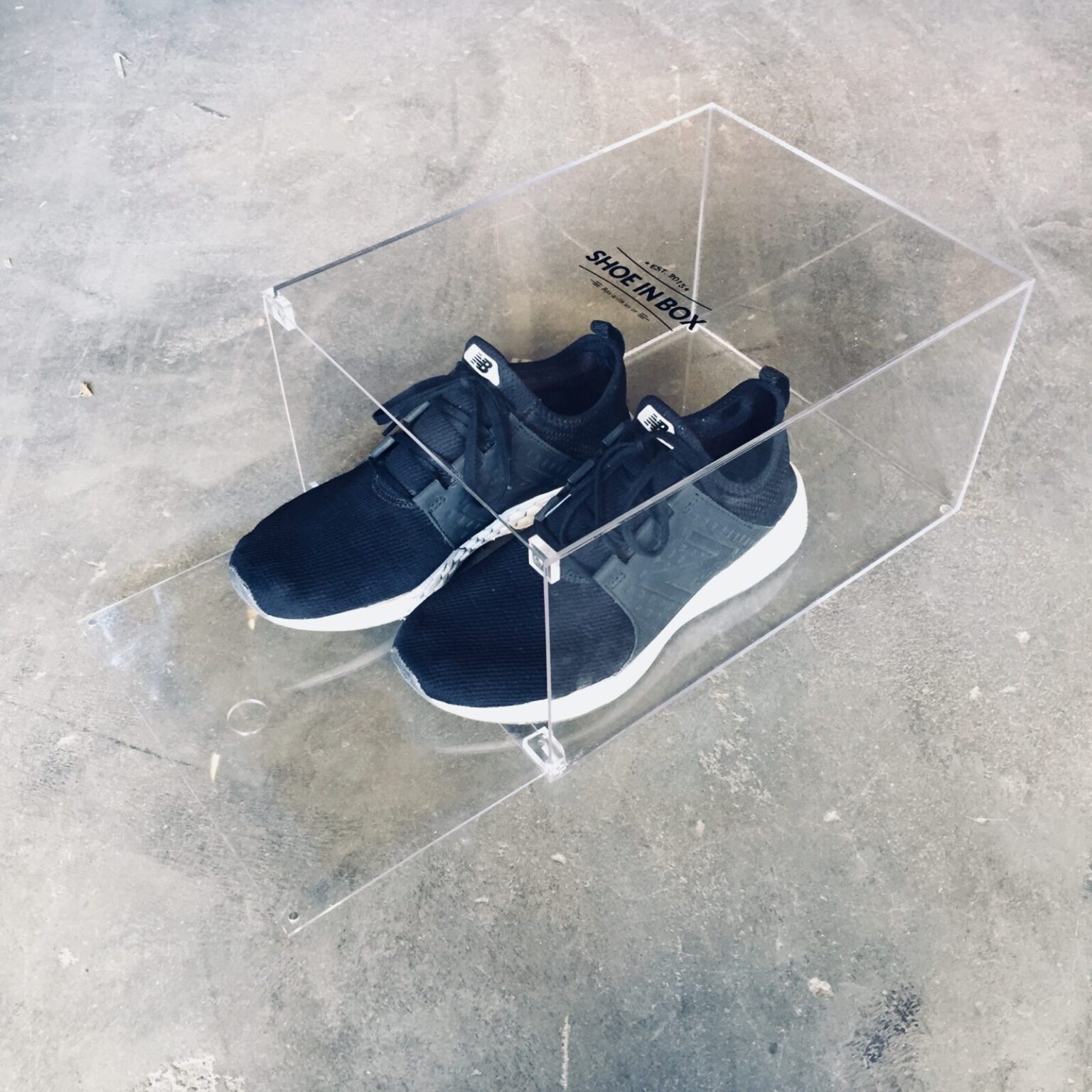 Akryl Crystal Clear Drop Front Sneaker box