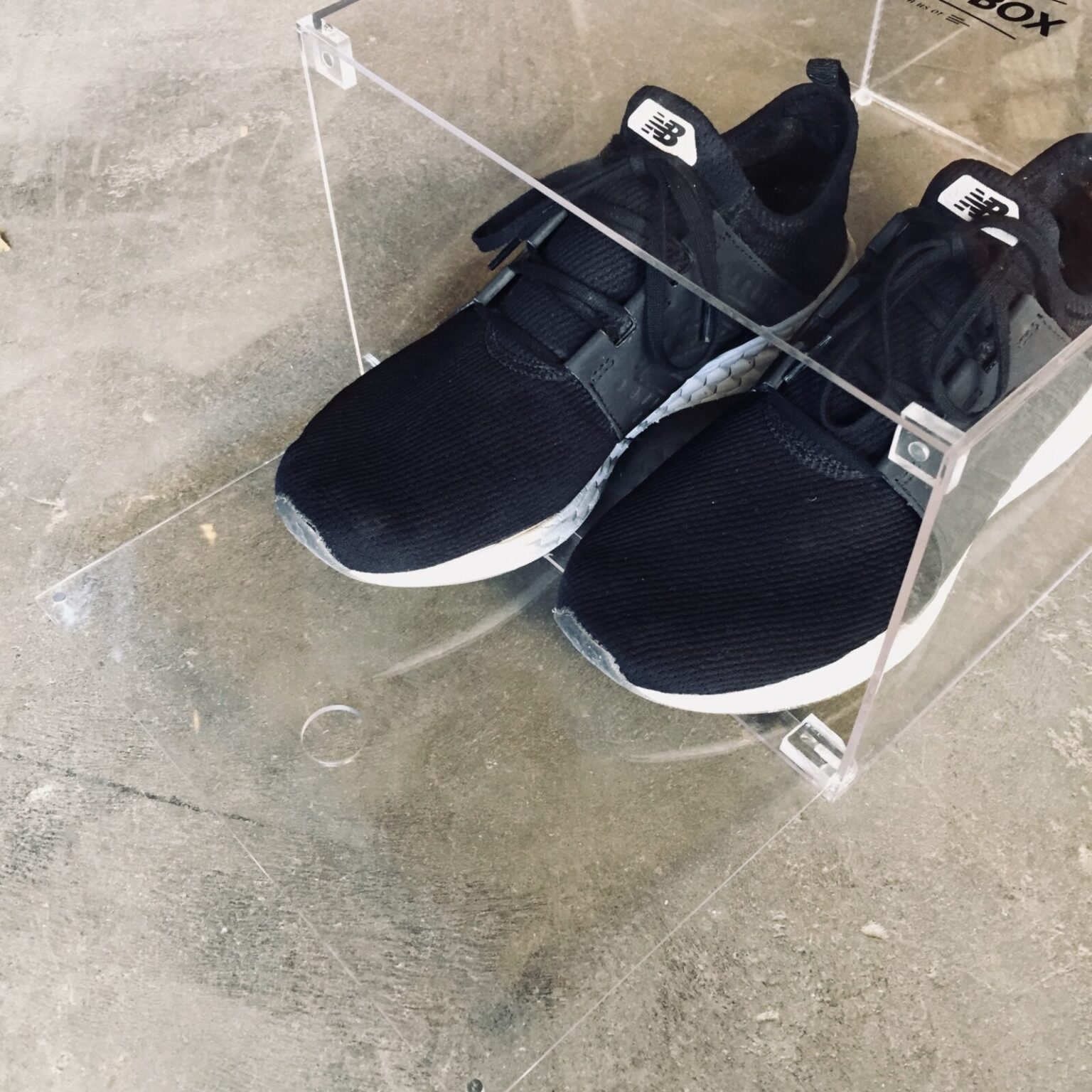 Akryl Crystal Clear Drop Front Sneaker box