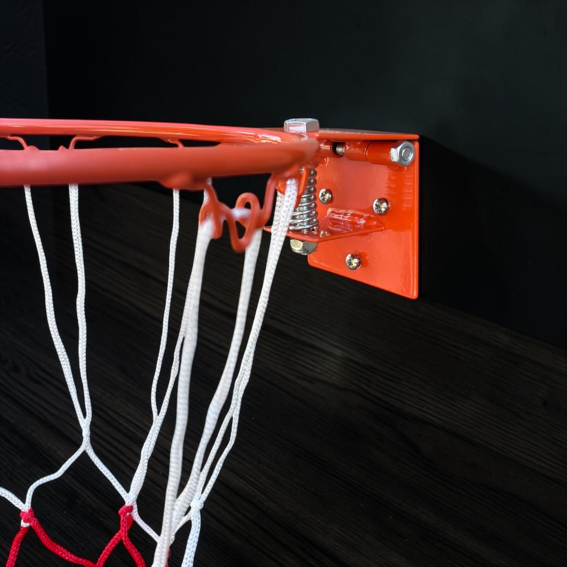 Breakaway Rim Sneaker Holder – Basketballkurv til sneakers 1